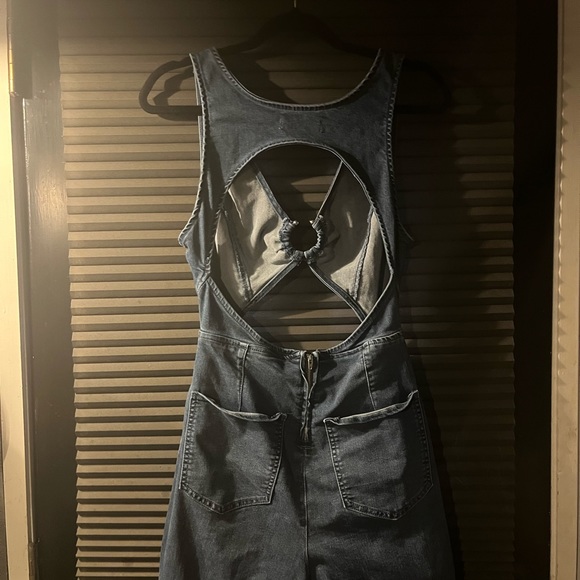 Free people/ we the free ultraviolet denim jumpsuit with cutout. Sz Sm. NWOT. - Picture 11 of 12